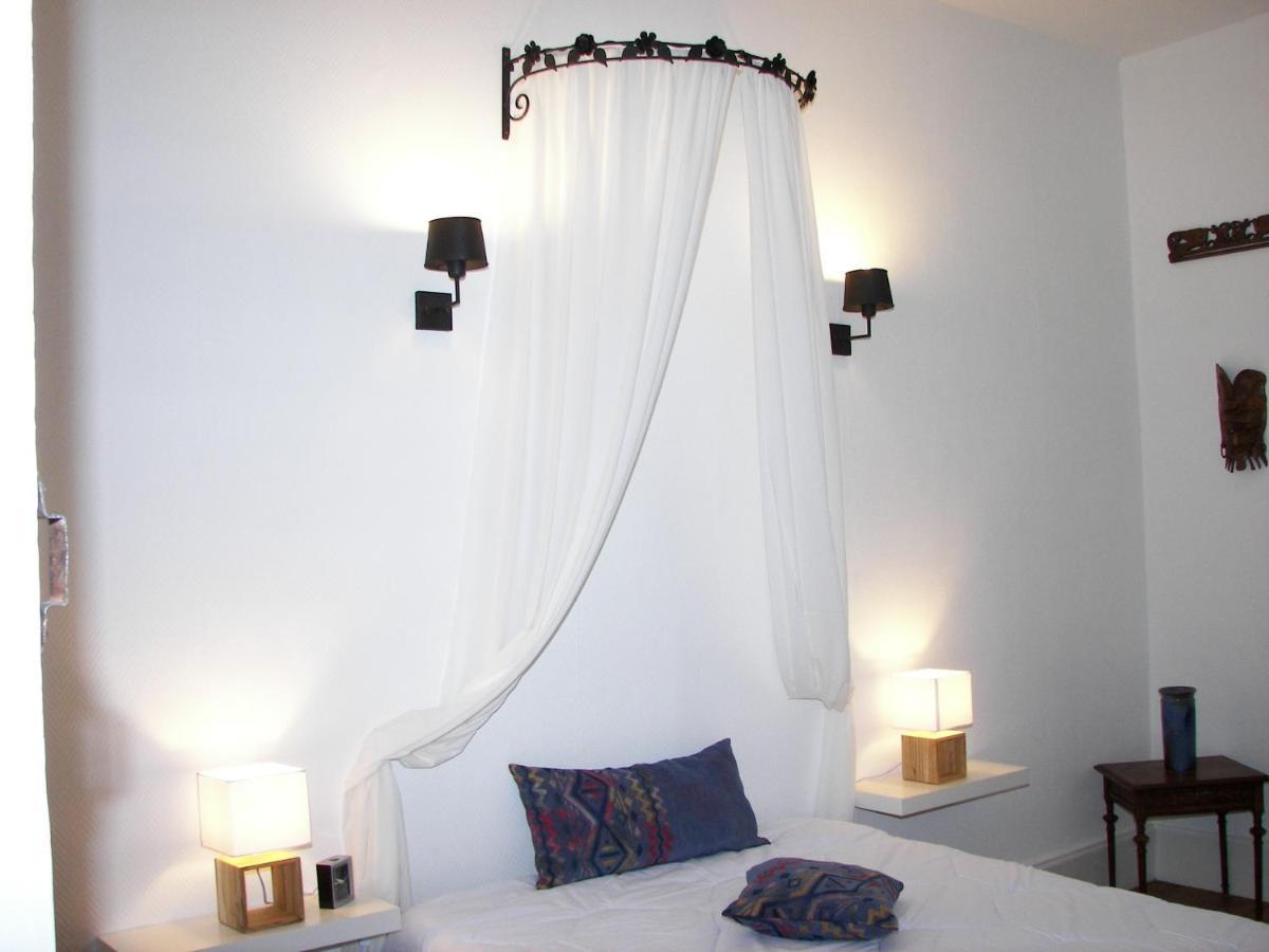 Bed and Breakfast Domaine Du Noble Saint-Jean-de-Thurac Exterior foto