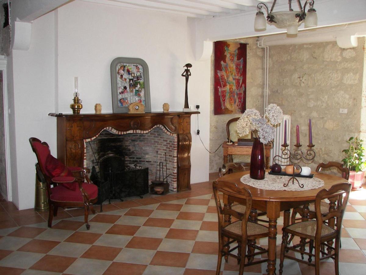Bed and Breakfast Domaine Du Noble Saint-Jean-de-Thurac Exterior foto
