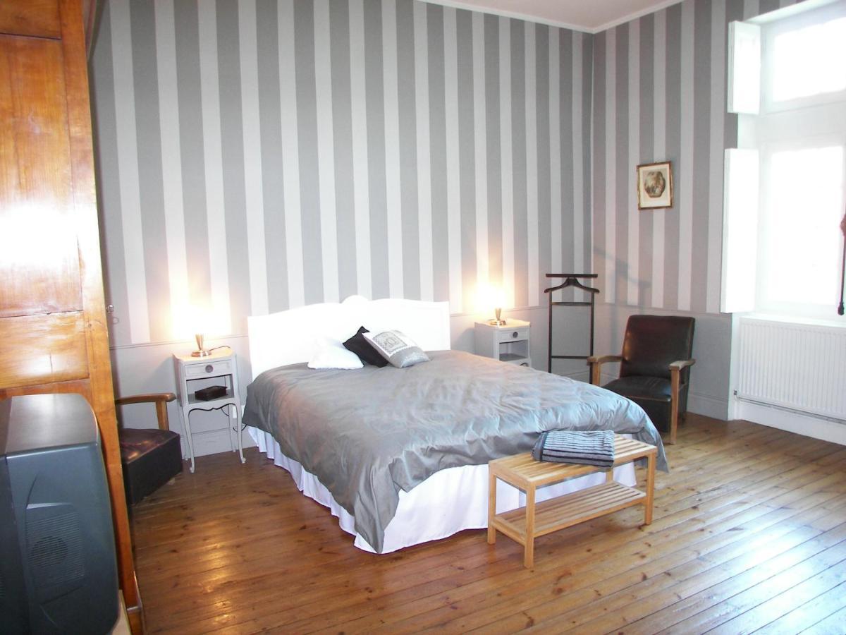 Bed and Breakfast Domaine Du Noble Saint-Jean-de-Thurac Exterior foto