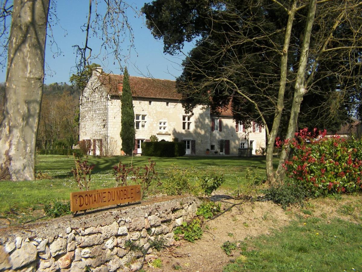 Bed and Breakfast Domaine Du Noble Saint-Jean-de-Thurac Exterior foto