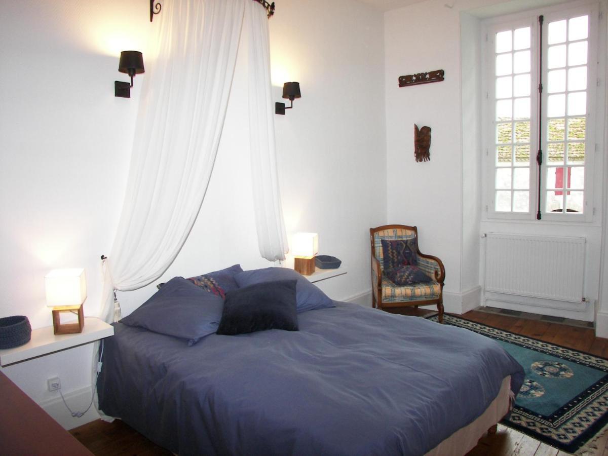 Bed and Breakfast Domaine Du Noble Saint-Jean-de-Thurac Exterior foto