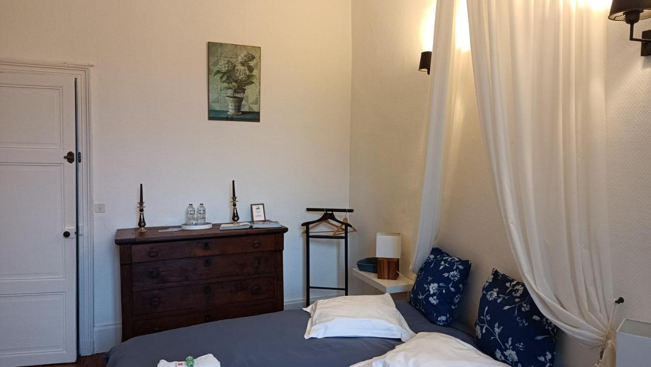 Bed and Breakfast Domaine Du Noble Saint-Jean-de-Thurac Exterior foto